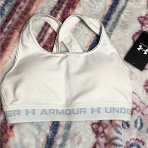 NWT Under Armour sports bra size S